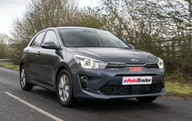 Как заменить лампочку стоп-сигнала на Kia Rio: пошаговая инструкция