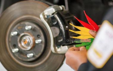 Замена колодок и тормозов на Киа Рио 3: Полное руководство по сервису и обслуживанию