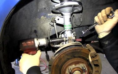 Замена передней стойки на Киа Рио 4: Полное руководство по замене стоек