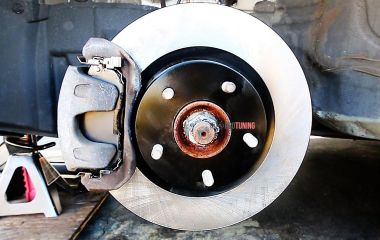 Замена тормозных колодок на Киа Рио 4: Пошаговое руководство по замене колодок