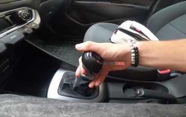 Киа Рио: Как правильно переключать передачи и на каких оборотах это делать